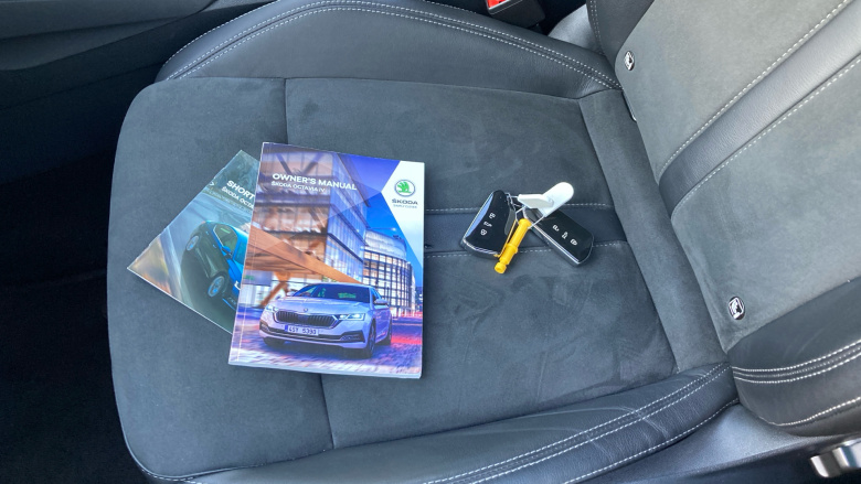 Skoda Octavia 1.4 TSI iV SE L DSG 5dr Estate